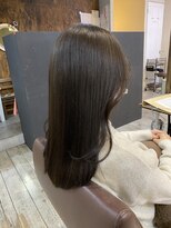 インス(ensue)&nbsp;20代30代艶感ストレート♪髪質改善カラーミルクティーブラウン