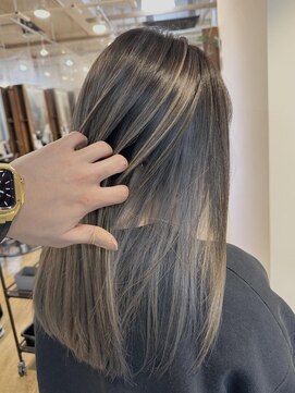 ブリッツレボルト(BLITZ R EVOLUT) ☆RyoMatsubaraによる艶々ブリーチデザイン