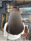 シンプルなのに洗練された透明感カラー／髪質改善トリートメント