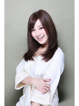 ヘナファクトリー 大宮店 溢れるツヤ感と黒髪美人オーラ☆魔性ロングストレート