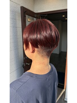 アーキヘアーカリス(archi hair charis) 刈り上げショート、レッドブラウン