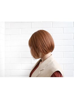 白髪染めでも明るく上品に♪伸びても目立たない&艶髪が叶う、大人女性のためのグレイカラー◎[東静岡]