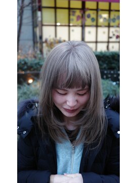 リュト(Lute) ブロンド/ミルクティー/ベージュカラー