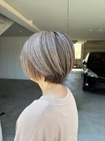 ミモザ(Mimosa) 白髪ボカシショートボブ