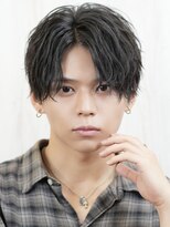 ベーア メロー(Bar mellow)&nbsp;ソフトツイストスパイラルパーマセンターパート縦落ちパーマ短髪