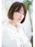 くすみカラーアッシュブラウン前下がりマッシュボブショートc1