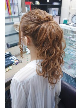 エヌエービー 池袋店(N.A.B.) ポニーテール