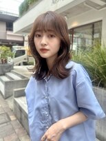 鎖骨ミディアムくびれレイヤー