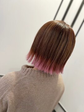 ムーンロータス(Moon Lotus) 裾カラー×ピンク×ショートボブ