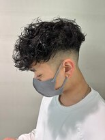 レタッチ バイ フィフス 天神大名(RETOUCH by fifth)&nbsp;スペインカールスパイラルパーマ波巻きマッシュフェードメンズ