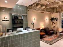 ハーパーズ 渋谷(harpers)の雰囲気(温かみある居心地の良い空間で長時間施術でもゆったり過ごせます)