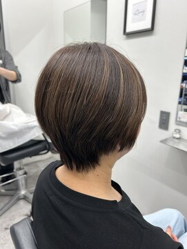 アルター(aL ter) ショートヘア/暗めカラー/グランマッシュ/鎌取/市川いづみ