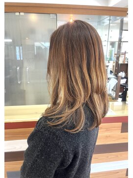 トップヘアー 中庄店(TOP HAIR fuapua) レイヤーカット【りり】