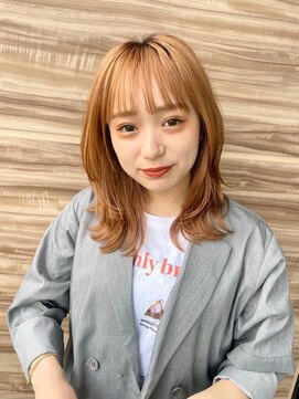 リノ 金山(Rino) デザインカラー/レイヤーカット/ウェットヘア/オリーブベージュ