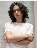 メンズ黒髪ロン毛カジュアルサーフスタイル