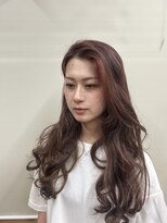 オラシオン コテ巻きパーマ風ロングヘアー
