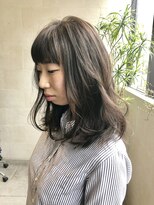 ゲン(gen.)&nbsp;ナチュラルセミロング×ベージュ系カラー