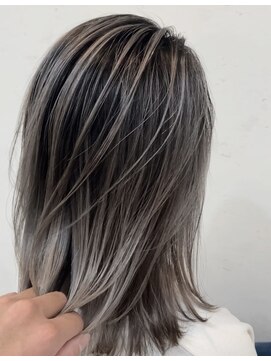 エリス ウメダ(Eliss umeda) 【春カラー】Eliss グレージュ×バレイヤージュ