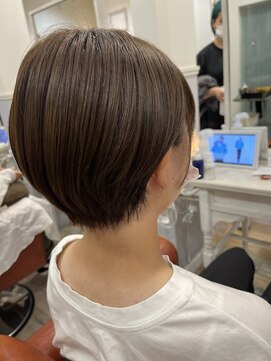カザック(kazak) 丸みショートボブ