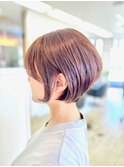 大人ショートボブ×ピンクグレージュ