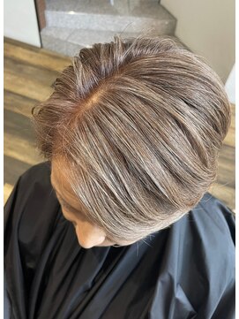 アムール(Amour) 白髪ぼかしカラー/ベージュ