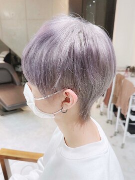 デイズ(days) アッシュグレージュカラー ホワイトカラー ツーブロックマッシュ