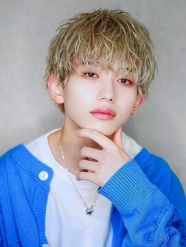 MEN'S HAIR BLEACHi 岐阜柳津店【メンズ ヘア ブリーチ】【4月29日オープン（予定）】 【BLEACHi】ホワイトベージュ無造作マッシュ