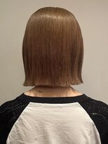 トイロ(toiro)&nbsp;レイヤーカットミルクティーベージュブリーチカラーダブルカラー