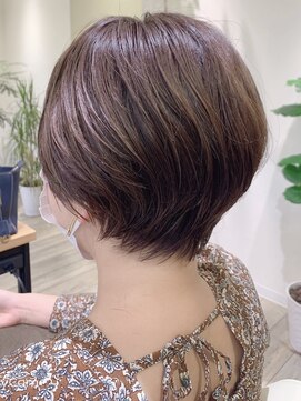 アイ(I.) 【I.】白髪染めでもオシャレにハイライト上品ショート 川口