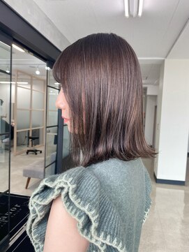 エレノア 自由が丘店(Eleanor) 大人かわいい外はねミディアムボブ＊カーキカラー