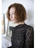 小顔くせ毛風パーマ無造作ゆるふわ前下がり大人ショートボブ