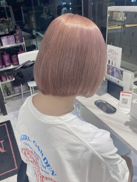 リル 溝の口(LiL) ホワイトピンクベージュ/ブリーチ/ダブルカラー/レイヤーカット