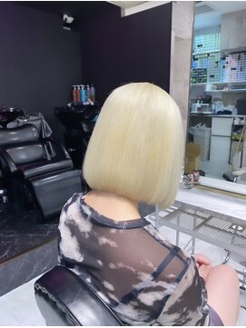 リル 溝の口(LiL) ブロンドカラー/溝の口/ブリーチ/ダブルカラー/レイヤーカット