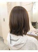 レイヤーボブ+くすみベージュ