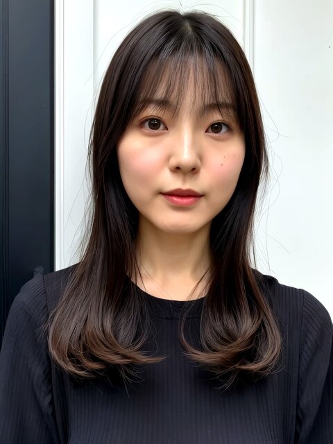 大人ヘア ふわっと内巻きセミロング 前髪あり 黒髪 ゆる巻き