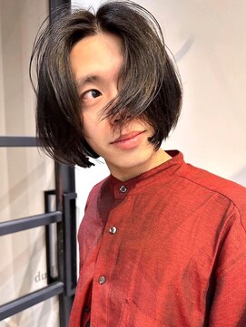 ヴヴ(Bub) mem's style/ センターパート ミディアムカット 20代 グレージュ