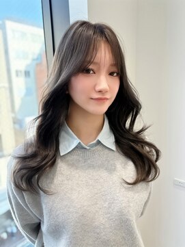 ラクシア(LucxiA) 韓国カット/韓国ヘア/くびれ/レイヤーカット/前髪カット/顔周り