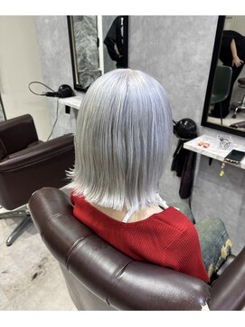 グラッジ 池袋(GLADGE) ホワイトカラー