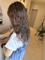 ヨンド(yond)&nbsp;ミディアムレイヤーツイストスパイラルパーマ顔まわり群馬太田