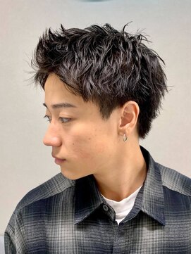 ジーニー 新百合ヶ丘(Genie) フェザーパーマサーフカール刈り上げセンターパート