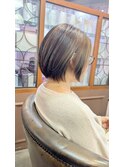 脱白髪染めハイライト×前下がりショートボブ