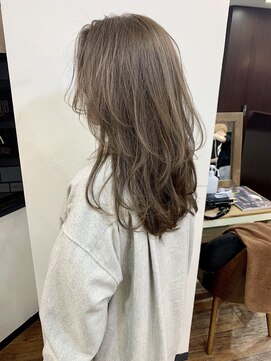 レイラバイアフロート 吉祥寺(Lila by afloat) ボリュームレイヤーとグレージュカラー【アフロート小笠原】