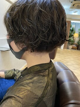 インビテーション(invitation) ウェットスタイリングのショートパーマ