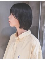 ニイ(nii.) タイトな黒髪ボブ