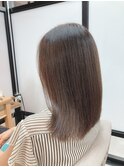 《era》こなれミディ　グレイアッシュ　外ハネボブ　みわ