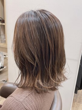 アルターリール(aL ter Rire) 【Rire尚平】ナチュラルハイライトカラー×外はねミディ★