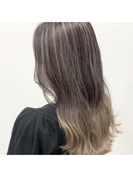 アローズ 荒尾店(arose) 夏に向けてハイライトカラーで大人女性に♪