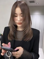 サイン 表参道(SIGN)&nbsp;レイヤーカットグレージュカラーデザインカラーシルキーベージュ