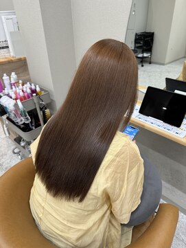 シカ 神戸三宮元町店(Cica) 髪質改善 艶髪 三ノ宮 神戸美容室 UPTOGLOSS 元町 ストレート