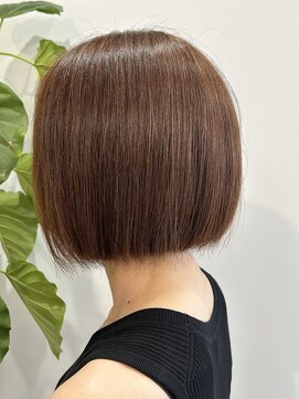 カームヘア(CalmHAIR) 大人上品ボブ